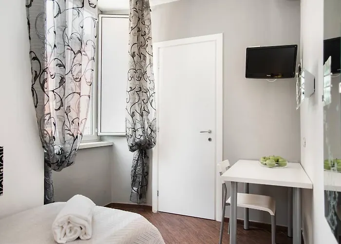 Be My Guest Отель типа "постель и завтрак" Рим